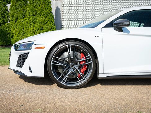 Certified 2023 Audi R8 V10 performance AWD/4WD image 16