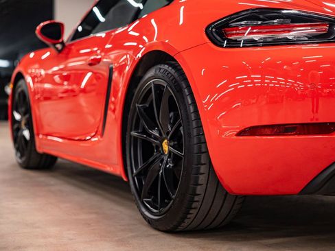 Used 2022 Porsche 718 Cayman RWD image 39
