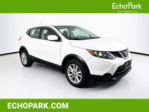 Used 2018 Nissan Rogue Sport S w/ S Appearance Package FWD image 1