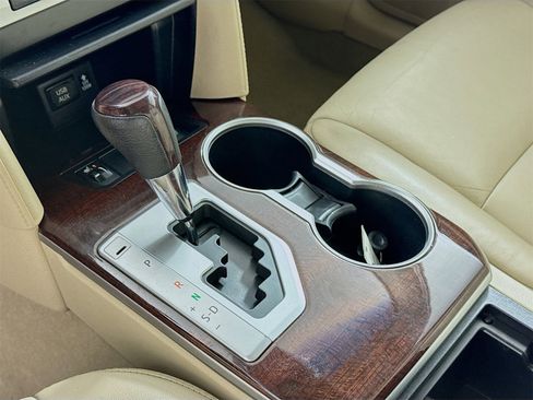 Used 2013 Toyota Camry XLE image 11