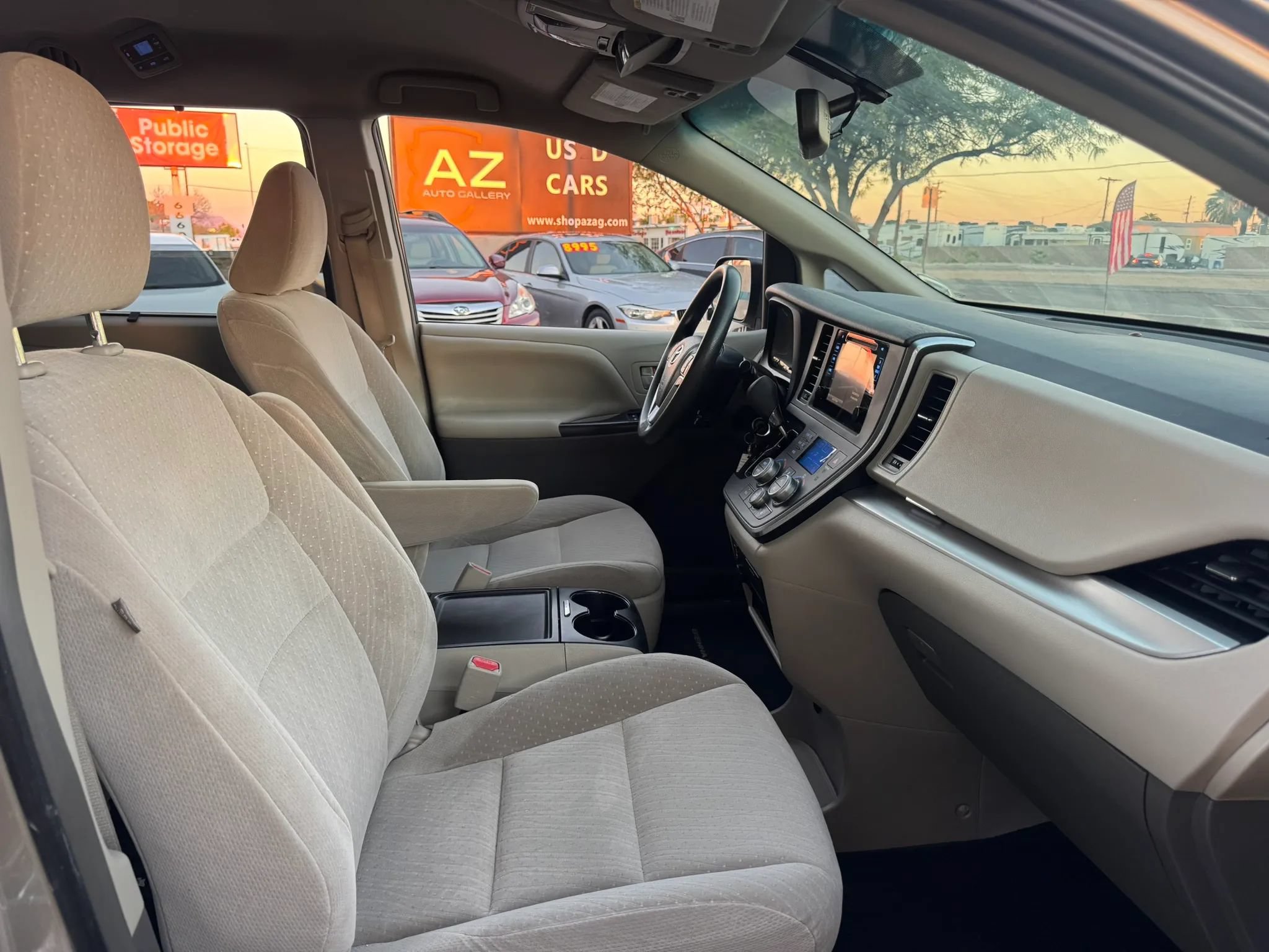 Used 2015 Toyota Sienna LE FWD image 21