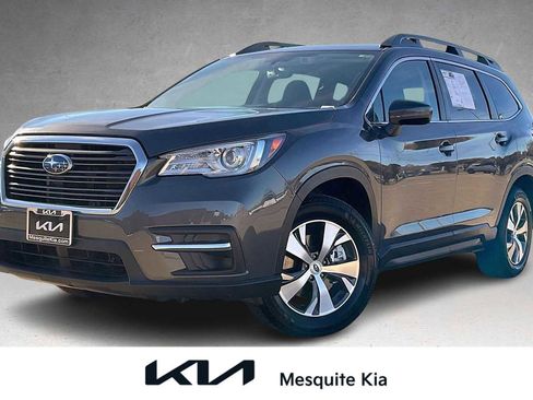 Used 2022 Subaru Ascent Premium w/ Convenience Package image 1