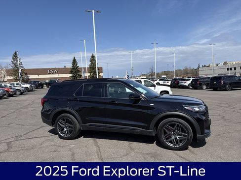 Used 2025 Ford Explorer ST-Line w/ Premium Package AWD/4WD image 6