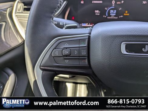 Used 2023 Jeep Grand Cherokee L Laredo image 24