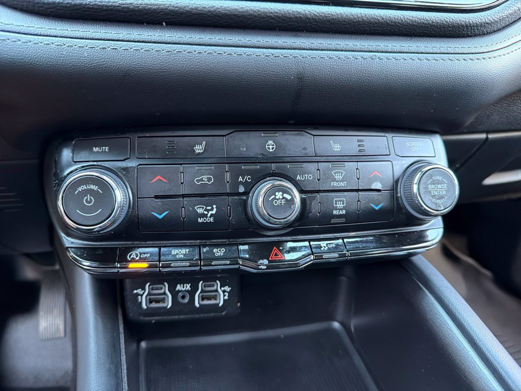 Used 2023 Dodge Durango SXT RWD image 12