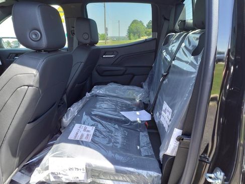 New 2025 GMC Canyon Elevation w/ Convenience Package image 15