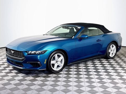Used 2026 Ford Mustang Convertible RWD image 4