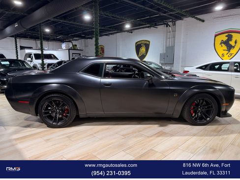 Used 2022 Dodge Challenger R/T Scat Pack RWD image 9