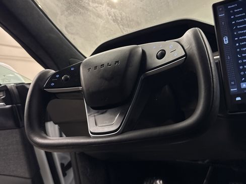 Used 2022 Tesla Model S Base image 16