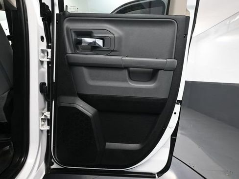 Used 2017 RAM 1500 Classic SLT AWD/4WD image 36