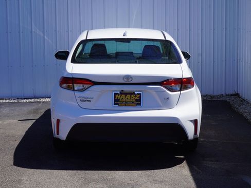 Used 2023 Toyota Corolla LE image 5