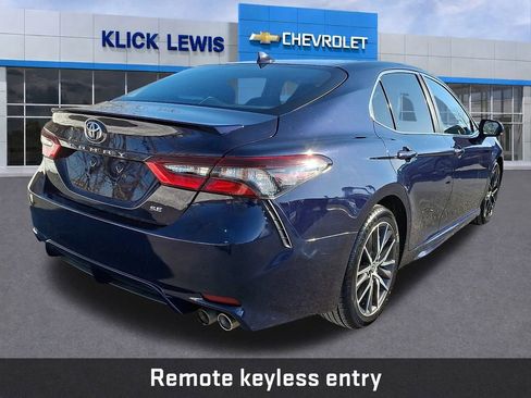 Used 2021 Toyota Camry SE image 8