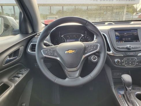 Used 2023 Chevrolet Equinox LT FWD image 15