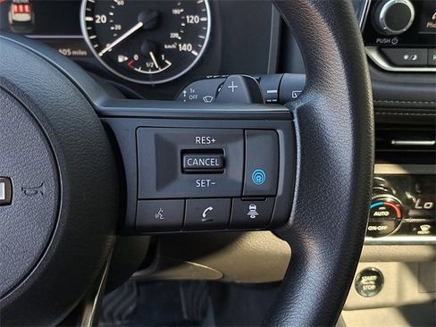 Used 2024 Nissan Rogue SV image 24