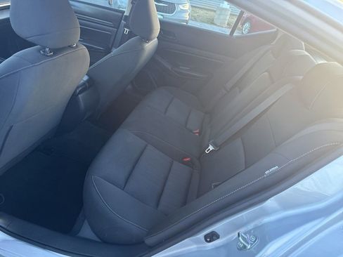 Used 2023 Nissan Altima 2.5 S image 10