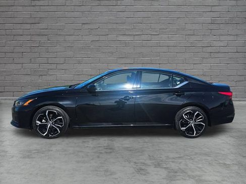 Used 2024 Nissan Altima 2.5 SR FWD image 2
