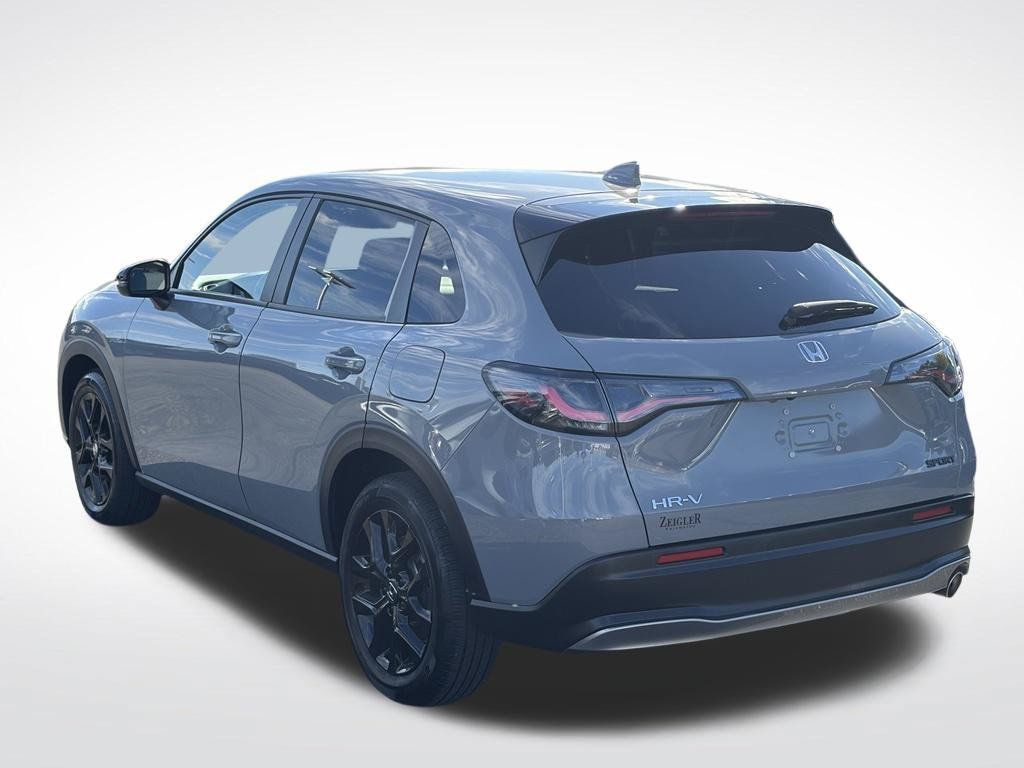 Used 2025 Honda HR-V Sport image 6