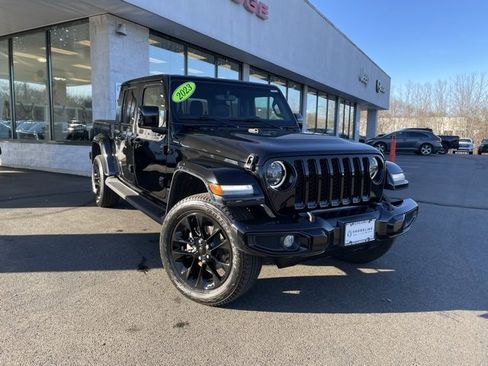 Used 2023 Jeep Gladiator Overland image 3