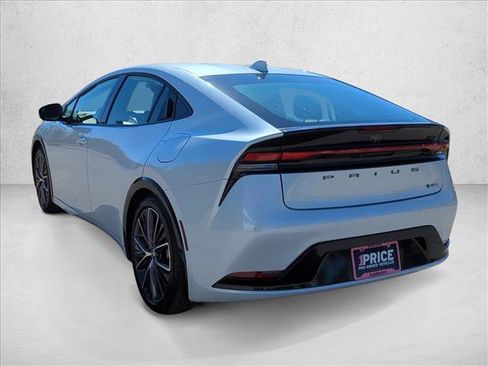 Certified 2025 Toyota Prius XLE image 6