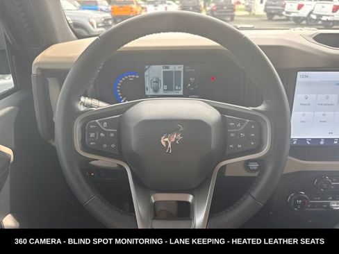 Certified 2023 Ford Bronco Wildtrak AWD/4WD image 3