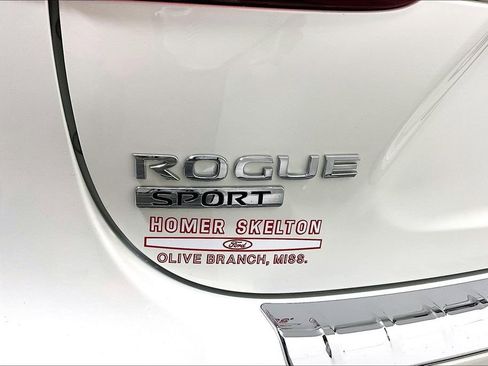 Used 2017 Nissan Rogue Sport SL w/ SL Premium Package AWD/4WD image 14