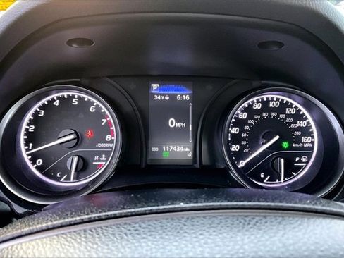 Used 2022 Toyota Camry SE image 13