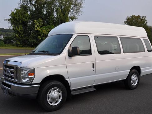 Used 2013 Ford E-250 and Econoline 250 Extended w/ PWR Group image 2