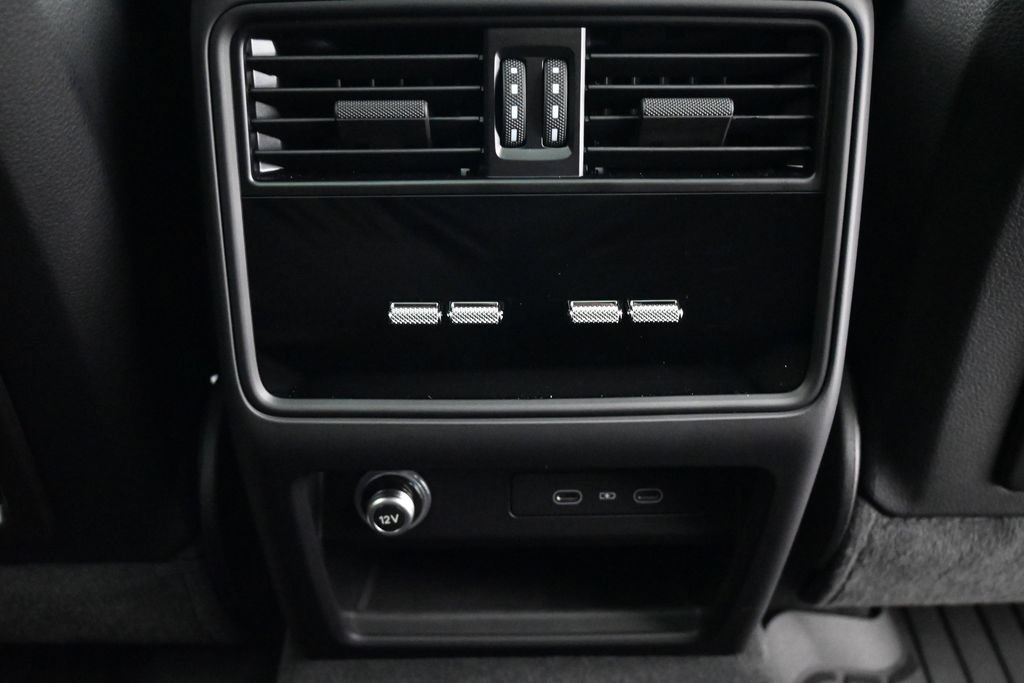 Certified 2026 Porsche Cayenne GTS AWD/4WD image 8