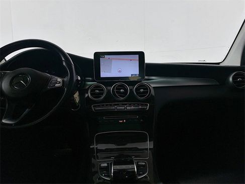 Used 2016 Mercedes-Benz GLC 300 4MATIC w/ Multimedia Package image 23