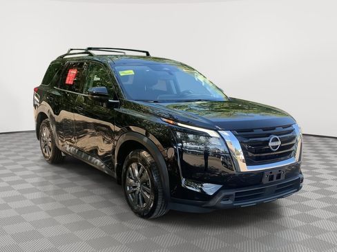 Certified 2024 Nissan Pathfinder SV AWD/4WD image 7