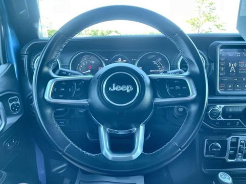 Used 2022 Jeep Wrangler Unlimited Sahara AWD/4WD image 11