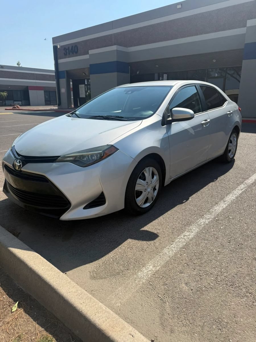 Used 2019 Toyota Corolla LE w/ Carpet Mat Package (TMS) FWD image 1