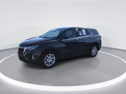Used 2023 Chevrolet Equinox LT image 4