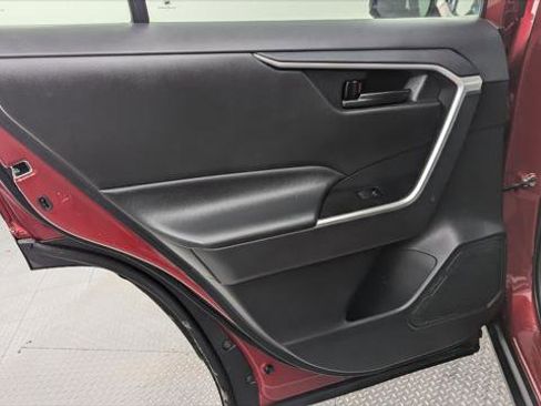 Used 2021 Toyota RAV4 LE image 14