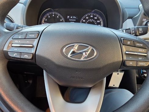 Used 2018 Hyundai Kona SE image 12