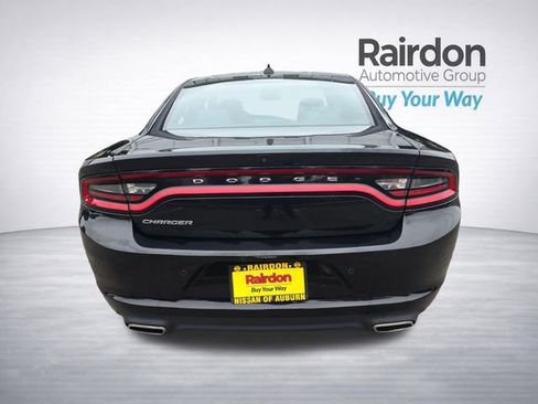 Used 2022 Dodge Charger SXT w/ Plus Group RWD image 6