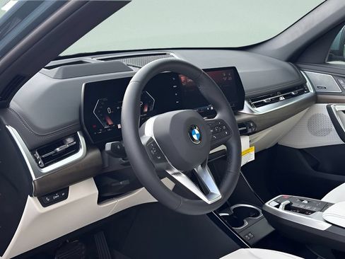 New 2026 BMW X1 xDrive28i w/ Technology Package AWD/4WD image 9