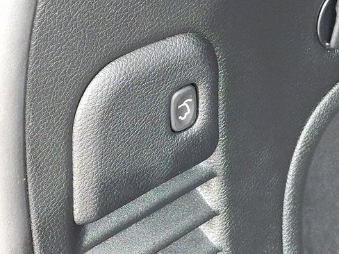 Used 2021 Jeep Grand Cherokee Laredo X image 31