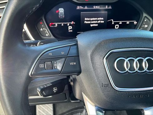 Used 2019 Audi Q3 2.0T Premium Plus w/ Premium Plus Package AWD/4WD image 24