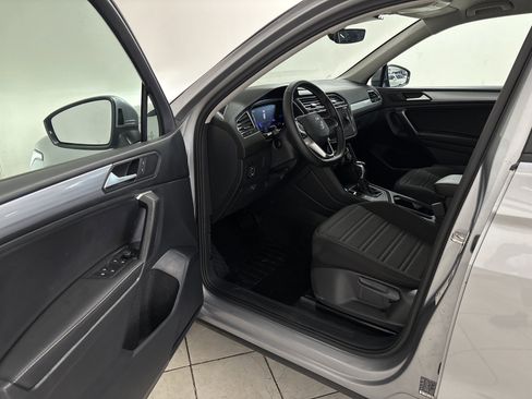 Used 2024 Volkswagen Tiguan S image 7