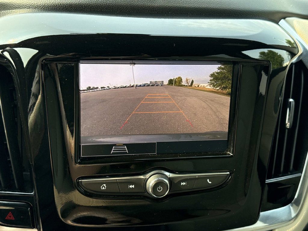 Used 2023 Chevrolet Traverse LS w/ Safety Package AWD/4WD image 5