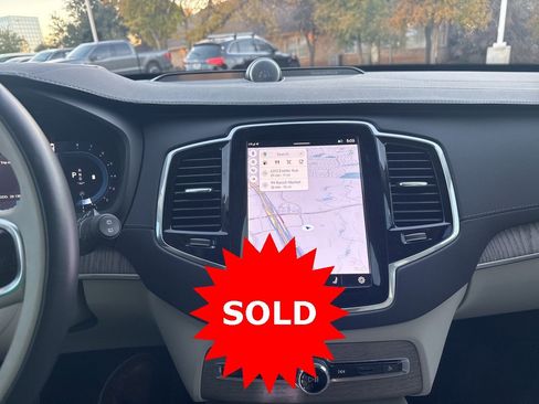 Certified 2023 Volvo XC90 B6 Ultimate w/ Lounge Package image 27