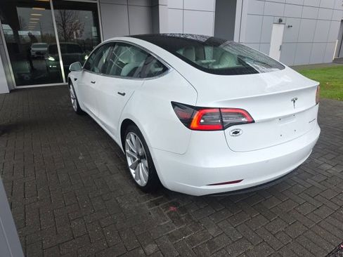 Used 2018 Tesla Model 3 Long Range image 2