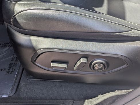 Used 2023 Jeep Grand Cherokee L Limited w/ Black Appearance Package image 13