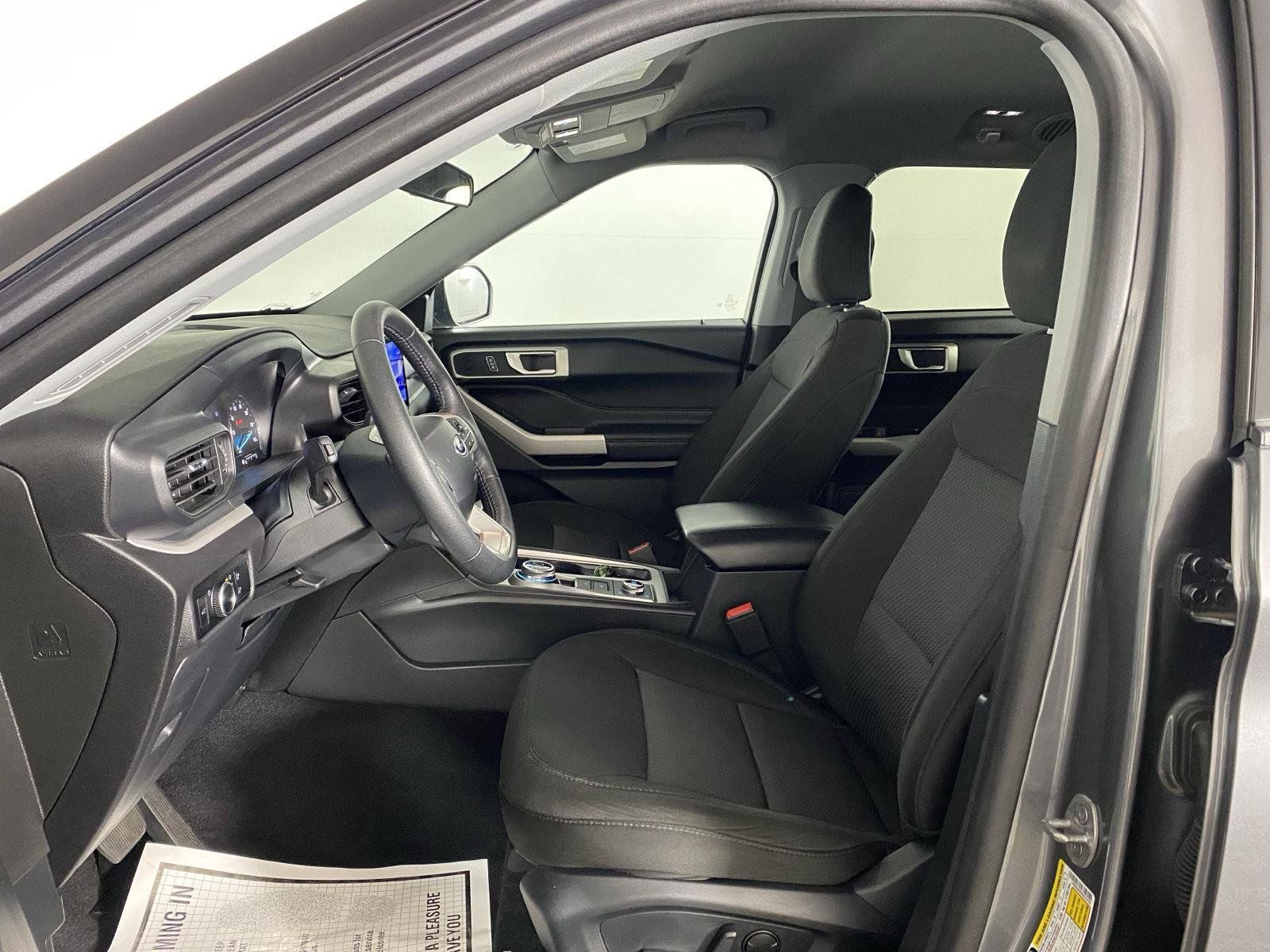 Used 2024 Ford Explorer XLT AWD/4WD image 23