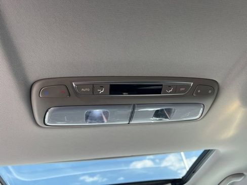Used 2025 Kia Telluride S FWD image 36