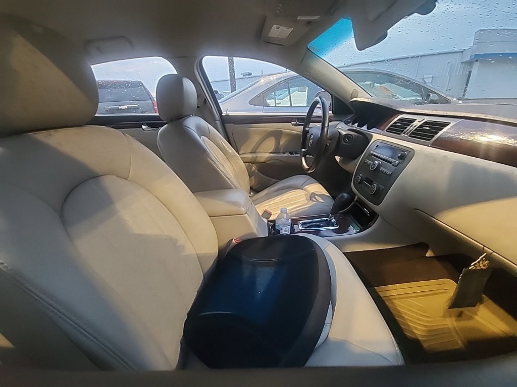 Used 2008 Buick Lucerne CXL w/ Driver Confidence Package FWD image 3