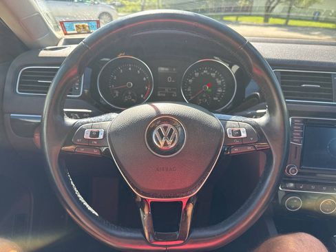 Used 2017 Volkswagen Jetta SEL Premium FWD image 7