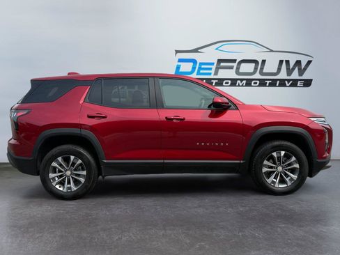 Used 2026 Chevrolet Equinox LT AWD/4WD image 2