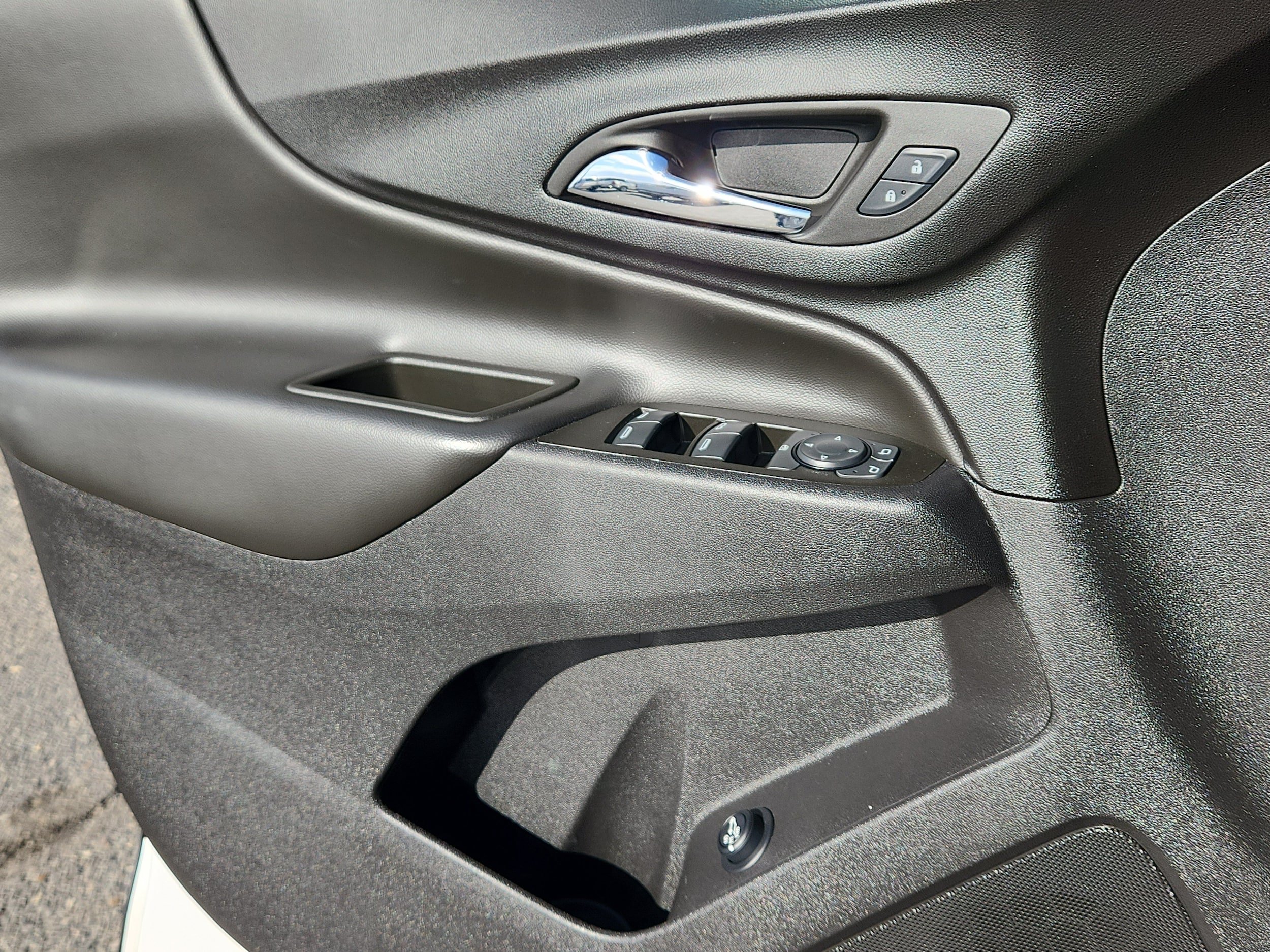Used 2024 Chevrolet Equinox LT AWD/4WD image 8